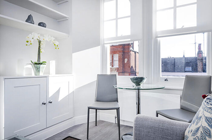 2 Bedroom Flat For Sale In Park Walk, London, SW10