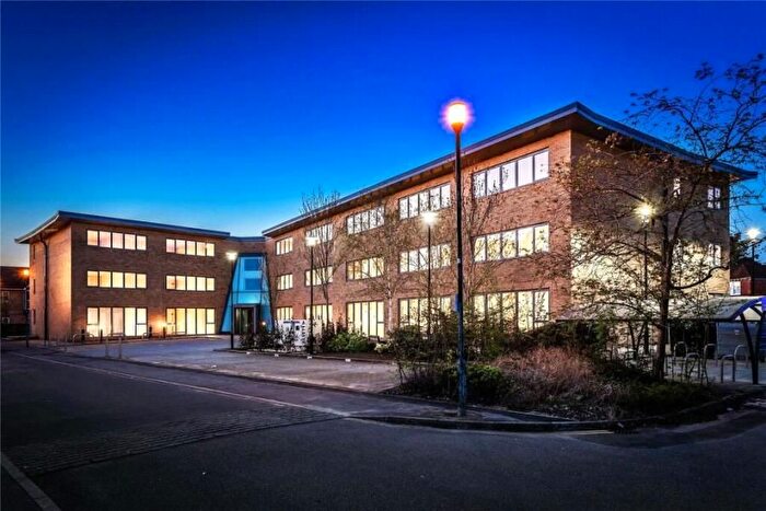 1 Bedroom Flat To Rent In Power Close, Guildford, GU1