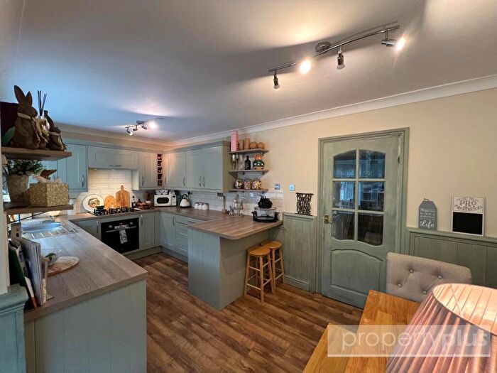 3 Bedroom Semi-Detached House For Sale In Francis Street, Thomastown, Tonyrefail, Porth, Rct, CF39