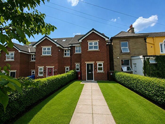 3 Bedroom Semi-Detached House To Rent In Beechwood Gardens, Blackburn, Lancashire, BB1