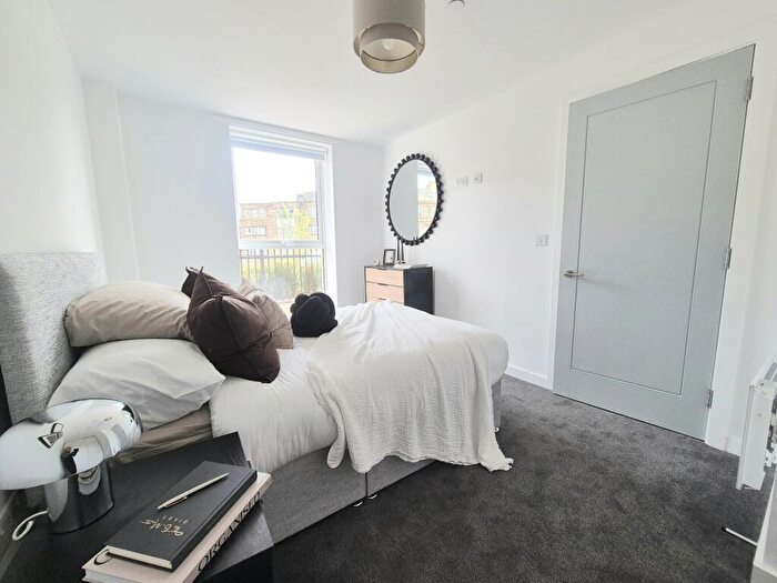 1 Bedroom Apartment To Rent In Cow Green, Halifax, HX1