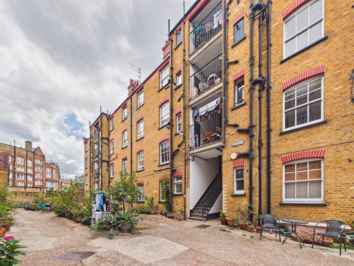 3 Bedroom Apartment For Sale In Shepton Houses, Welwyn Street, Bethnal Green, E2