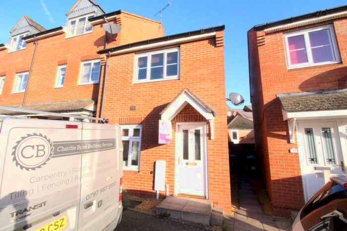 2 Bedroom House To Rent In Stowe Drive, CV22