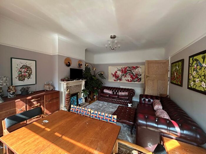 3 Bedroom Maisonette For Sale In Cranbrook Road, Bristol, BS6