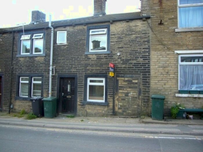 3 Bedroom Cottage To Rent In / Roper Lane, Queensbury, BD13