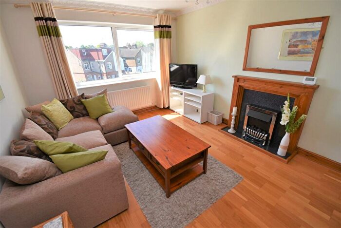 2 Bedroom Apartment To Rent In Garden Court, Gardenia Avenue, Luton, LU3