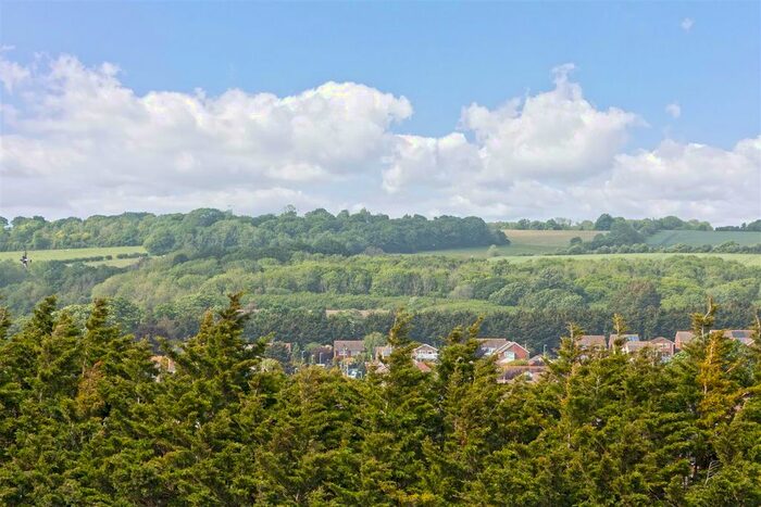 1 Bedroom Flat To Rent In Columbia Drive, Worthing, BN13