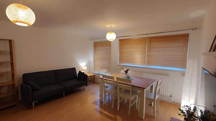 2 Bedroom Maisonette To Rent In Lamberhurst House, Lovelinch Close, London, SE15