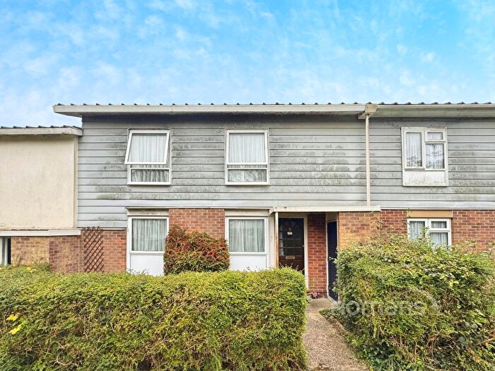 3 Bedroom Terraced House For Sale In Warwick Road, Basingstoke, Hampshire, RG23