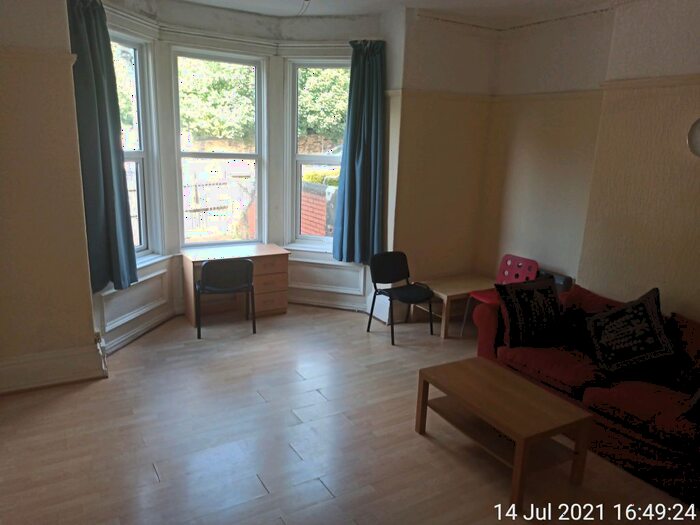 1 Bedroom Flat To Rent In Woodsley Road, Hyde Park, Leeds, LS2