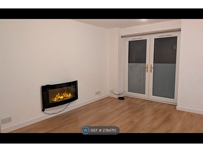 2 Bedroom Flat To Rent In Vernon Court, Northampton, NN1