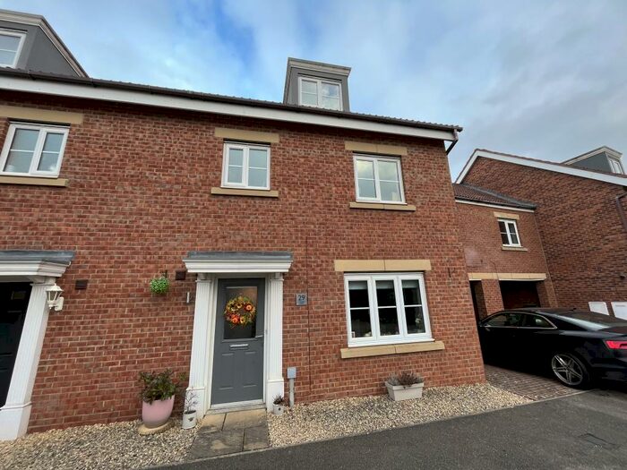 4 Bedroom House To Rent In Comets Garth, West Park, Darlington, DL2