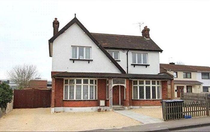 8 Bedroom Detached House To Rent In Romford Road, Chigwell, Essex, IG7