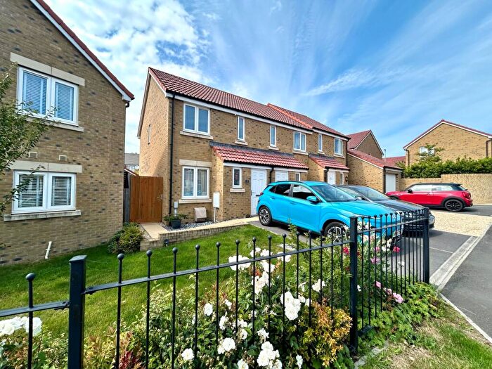 2 Bedroom Semi-Detached House For Sale In Lapwing Close, Yeovil, BA22