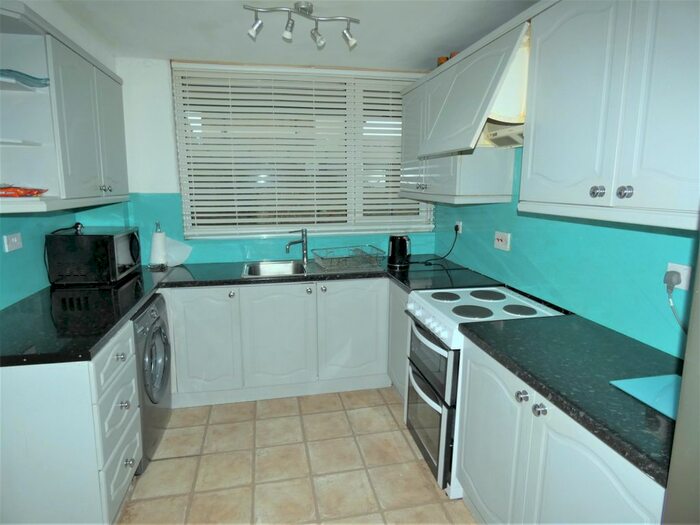 4 Bedroom Maisonette To Rent In Hitchin Square, Bow, E3