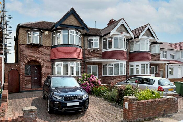 3 Bedroom End Of Terrace House To Rent In Yeading Avenue, Harrow, HA2
