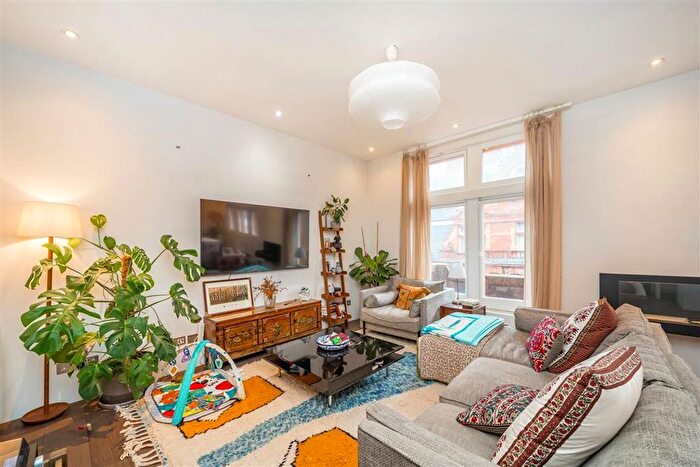 4 Bedroom Flat To Rent In Torrington Place, Fitzrovia Amp; Covent Garden, WC1E