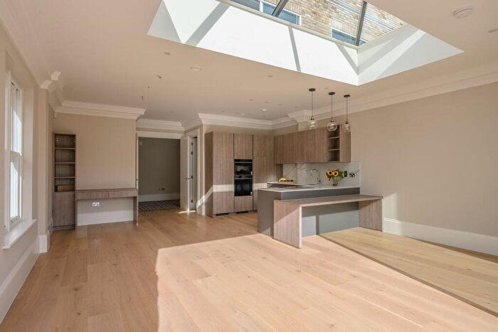 4 Bedroom Semi Detached House To Rent In Matham Road, East Molesey, KT8