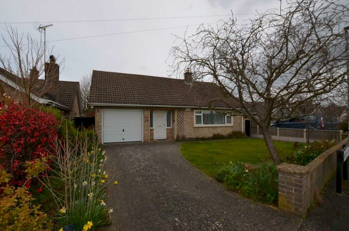 2 Bedroom Detached Bungalow To Rent In Andrew Close, Ailsworth, Peterborough, PE5