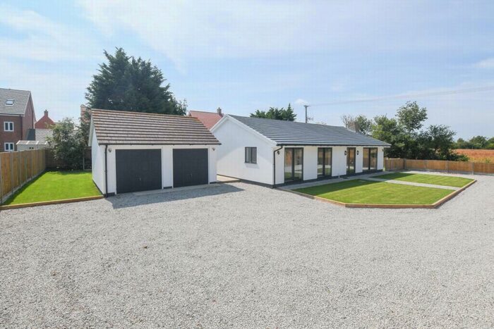 4 Bedroom Detached Bungalow To Rent In Singledge Lane, Whitfield, CT16