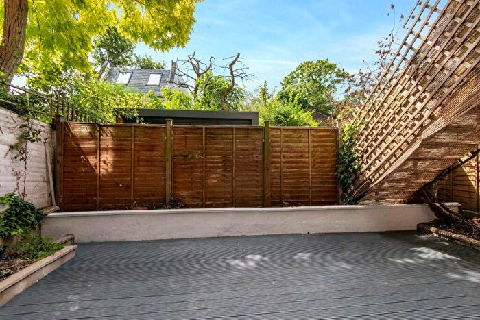 2 Bedroom Flat For Sale In Leighton Road, Kentish Town, NW5