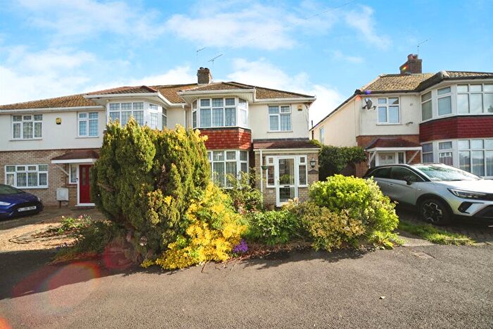 3 Bedroom Semi-Detached House For Sale In Swifts Green Road, Luton, LU2