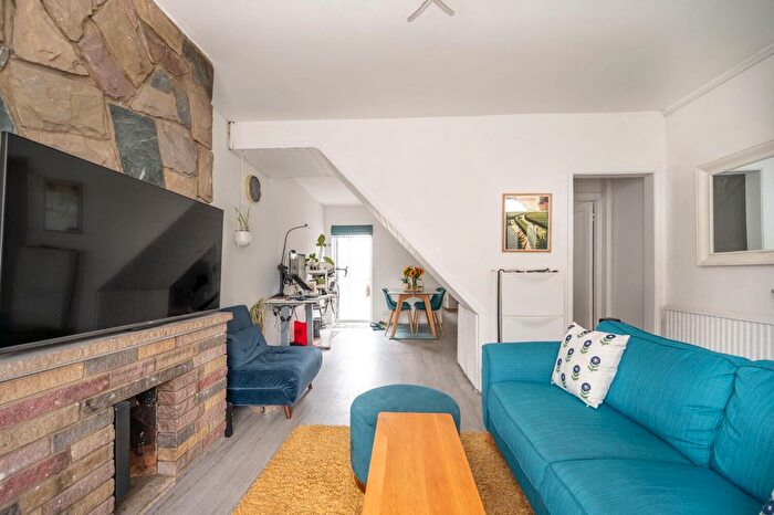 2 Bedroom Terraced House For Sale In Ohio Road, Plaistow, London, E13
