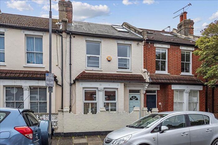 4 Bedroom Property For Sale In Claxton Grove, Hammersmith, London, W6