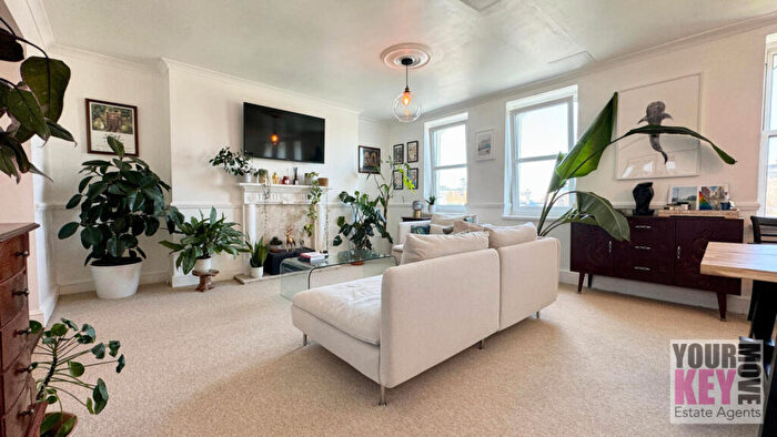 2 Bedroom Flat For Sale In Clifton Gardens, Folkestone, Kent, CT20