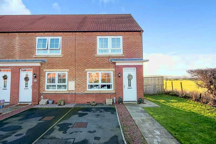 End Of Terrace House To Rent In Pinfold Road, Cayton, Scarborough, North Yorkshire, YO11