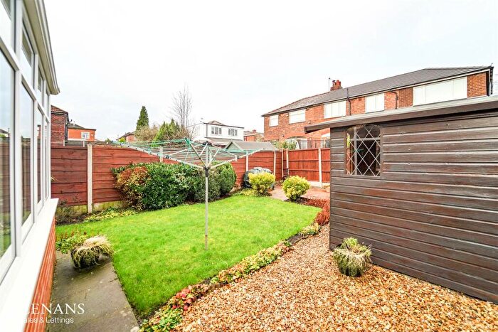 3 Bedroom Semi-Detached House For Sale In Woodgarth Drive, Swinton, Manchester, M27