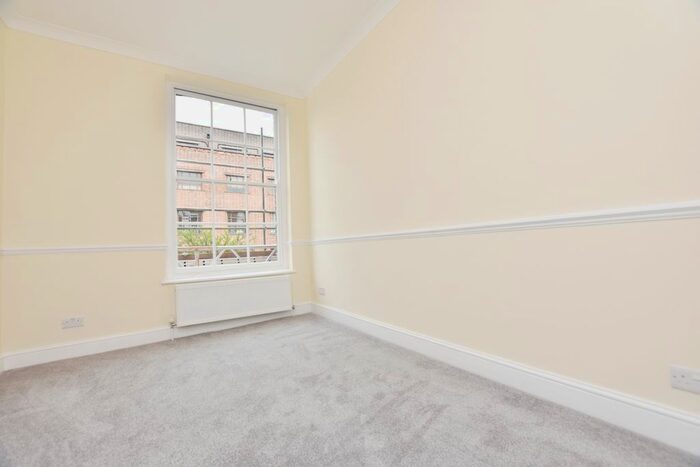 2 Bedroom Flat To Rent In Greenwich High Road, London, SE10