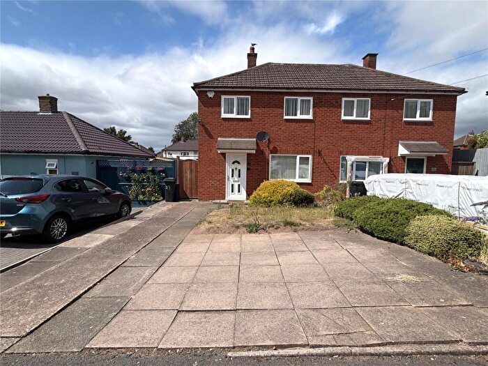 2 Bedroom Semi-Detached House For Sale In Hawthorne Avenue, Tamworth, Staffordshire, B79