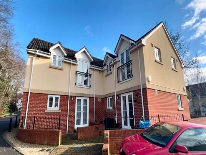 2 Bedroom Flat To Rent In Coombe Brook Close, Kingswood, Bristol, BS15