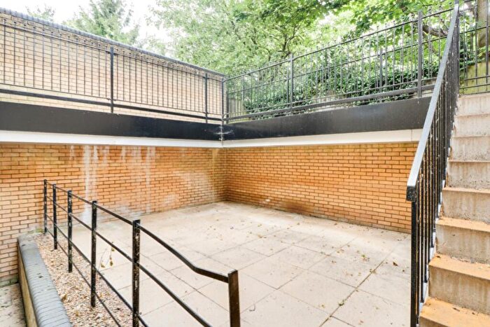 2 Bedroom Apartment To Rent In St Matthews Gardens, CB1
