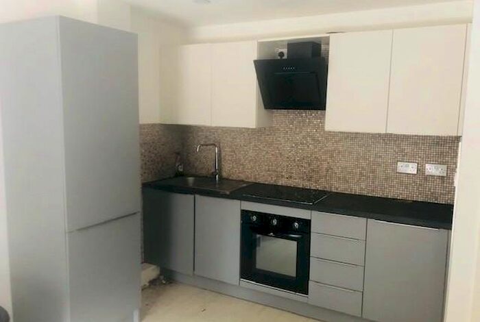 1 Bedroom Flat To Rent In Richmond Road, Cathays, Cardiff, CF24