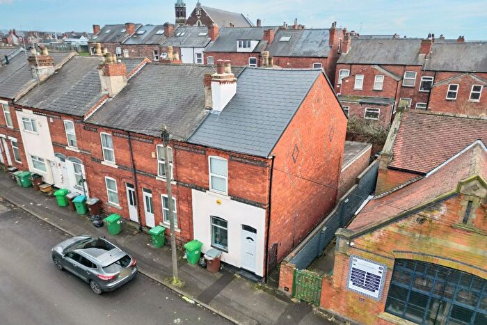 2 Bedroom End Of Terrace House For Sale In Gladstone Street, Nottingham, NG7