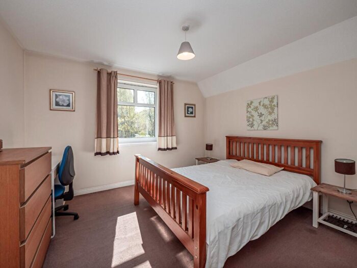 2 Bedroom Flat For Sale In / Sinclair Place, Edinburgh, EH11
