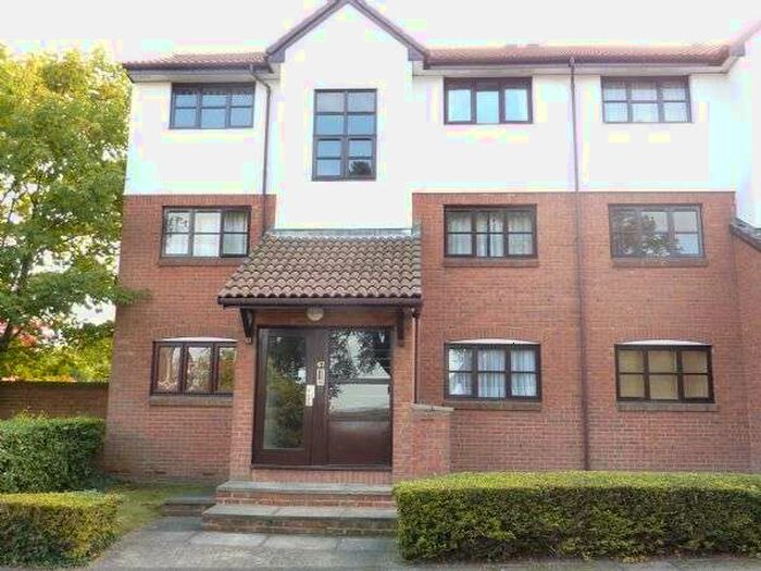 1 Bedroom Property To Rent In Cooper Close Greenhithe, DA9