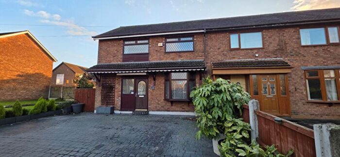 3 Bedroom Semi-Detached House To Rent In Stratford Gardens, SK6