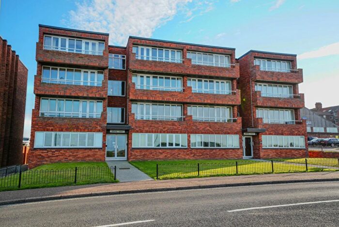 2 Bedroom Flat For Sale In Albany Court, Cromer, NR27