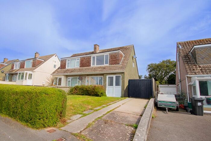 3 Bedroom Semi-Detached House For Sale In Southview Road, Par, PL24