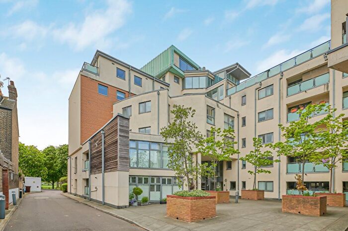 1 Bedroom Flat To Rent In Peckham Rye, London, SE15