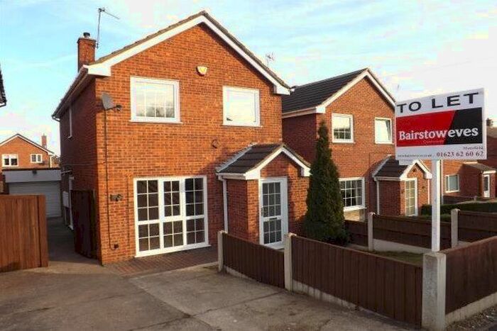 3 Bedroom Detached House To Rent In Long Lane, Mansfield, NG20