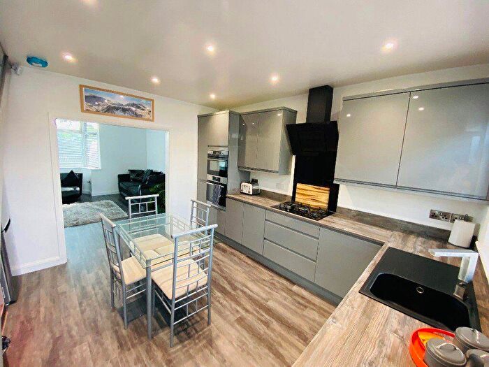 2 Bedroom Semi-Detached House To Rent In Laburnham Road, Macclesfield (), SK11