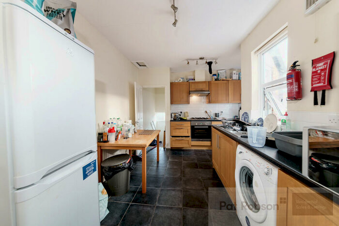 5 Bedroom Maisonette To Rent In Myrtle Grove, Jesmond, Newcastle Upon Tyne, NE2