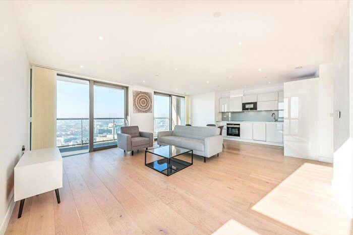 2 Bedroom Apartment To Rent In East Ferry Road, London, E14
