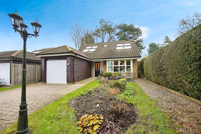 3 Bedroom Bungalow For Sale In Coombe Close, St. Andrews Gardens, Shepherdswell, Dover, CT15