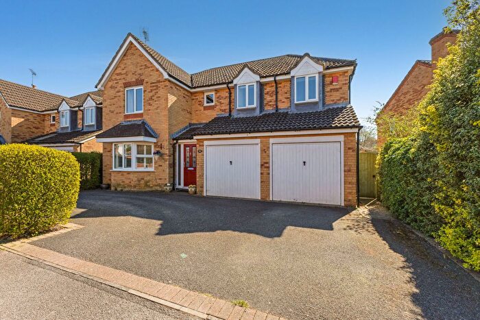 5 Bedroom Detached House For Sale In Canada Way, Liphook, GU30