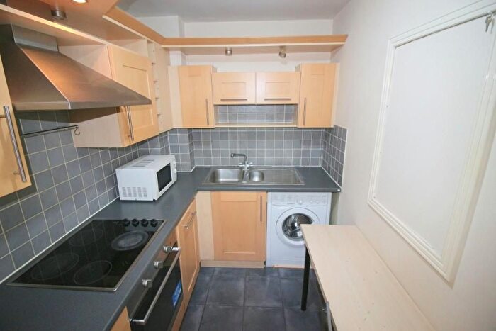 2 Bedroom Flat To Rent In High Street, London, E15
